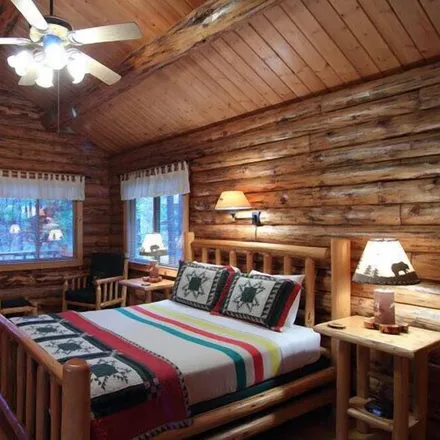 Rent this studio house on 160 Gladys Glennear Glacier Natl Park