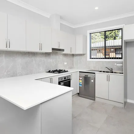 Image 3 - Chapman Street, Unanderra NSW 2526, Australia - Apartment for rent