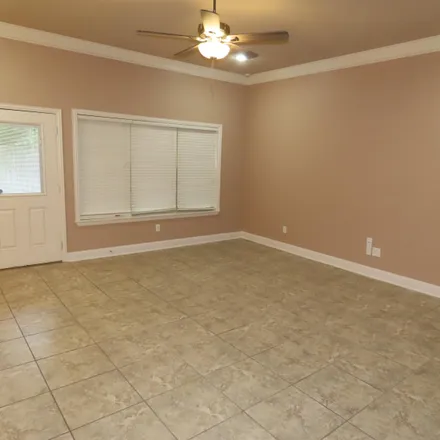 Image 3 - 1712 Timber Creek Drive, Tyler, TX 75703, USA - Duplex for rent