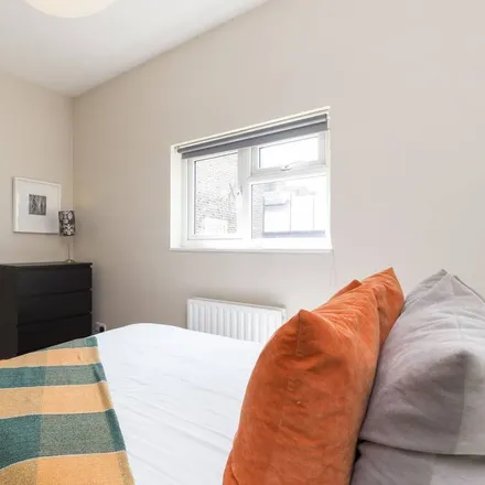 Rent this 1 bed apartment on London in N1 1RG, United Kingdom