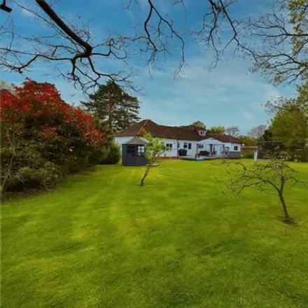 Image 3 - 4 Stream Park, East Grinstead, RH19 1QN, United Kingdom - House for sale