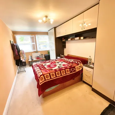 Rent this 2 bed apartment on Alma Court in Alma Vale Road, Bristol