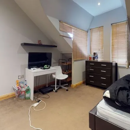 Rent this 5 bed apartment on 24 Hour Shop in 2 Ash Road, Leeds