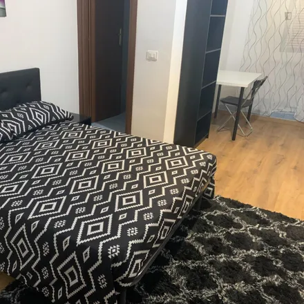 Rent this 5 bed room on Emanuela B&B in Via Bixio, 41