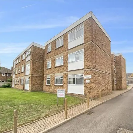 Buy this 2 bed apartment on Sidcup Working Men's & Social Club in 169 Main Road, London
