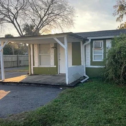 Rent this studio apartment on 351 Pine Avenue in Cocoa West, Brevard County