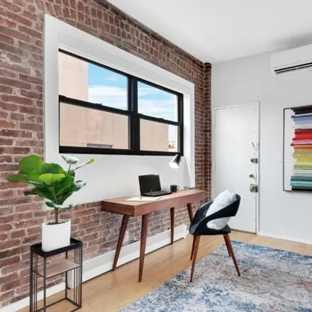 Image 6 - 613 East 6th Street, New York, NY 10009, USA - Apartment for sale