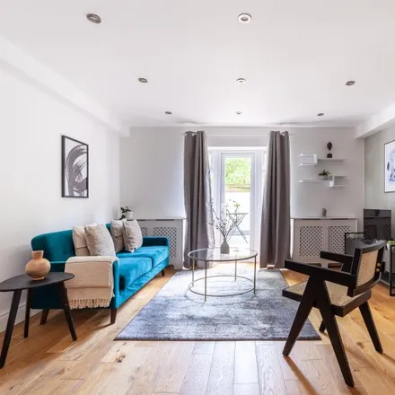 Image 1 - 87 Belsize Park Gardens, Primrose Hill, London, NW3 4JP, United Kingdom - Apartment for rent