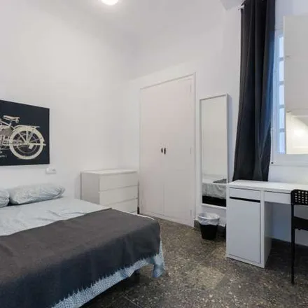 Rent this 5 bed apartment on Carrer dels Centelles in 42, 46006 Valencia