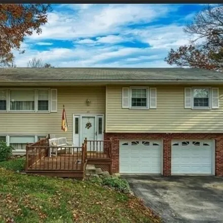 Rent this 4 bed house on 40 Sunset Terrace in Highland Mills, Village of Woodbury