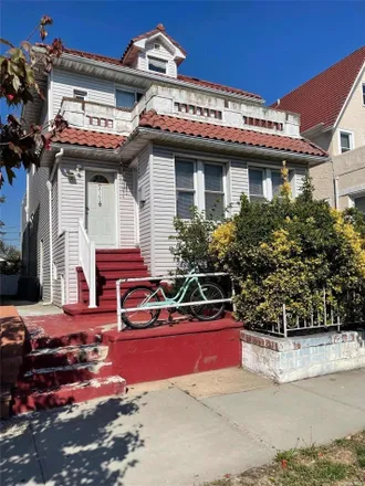 Rent this 2 bed duplex on 219 East Chester Street in City of Long Beach, NY 11561