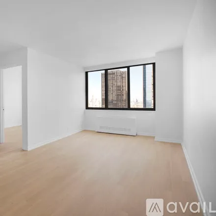 Image 2 - 180 W 60th St, Unit 39C - Apartment for rent