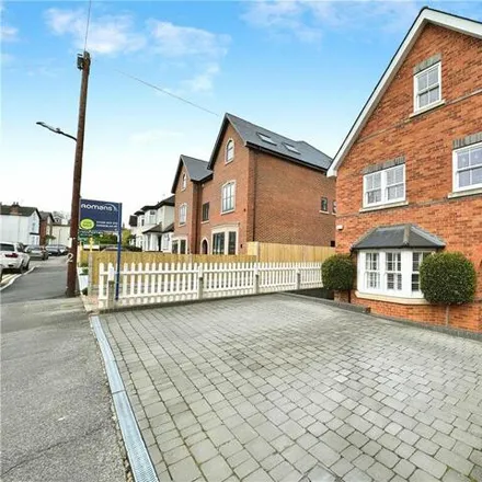 Buy this 5 bed house on 11 The Crescent in Maidenhead, SL6 7AH