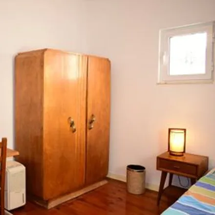 Image 2 - Rua Andrade - Room for rent