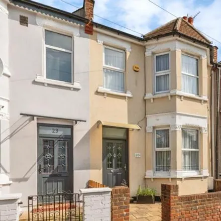 Buy this 3 bed townhouse on Sandford Avenue in London, N22 5EJ