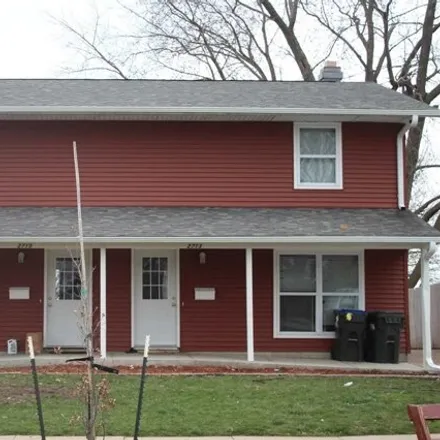 Buy this studio house on Wayne Ave @ Arthur St in Wayne Avenue, Iowa City