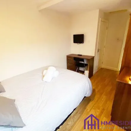 Rent this 8 bed apartment on ULink Digital in 303 Westgate Road, Newcastle upon Tyne