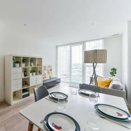 Buy this 1 bed apartment on Pinnacle Apartments in Saffron Square, London