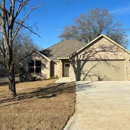 Buy this 3 bed house on 1620 Anthony Drive in Rogers, AR 72756