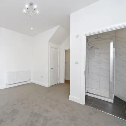 Image 6 - St Pauls Avenue, London, NW2 5UG, United Kingdom - Apartment for rent