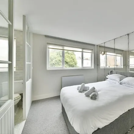 Rent this 1 bed apartment on SW3