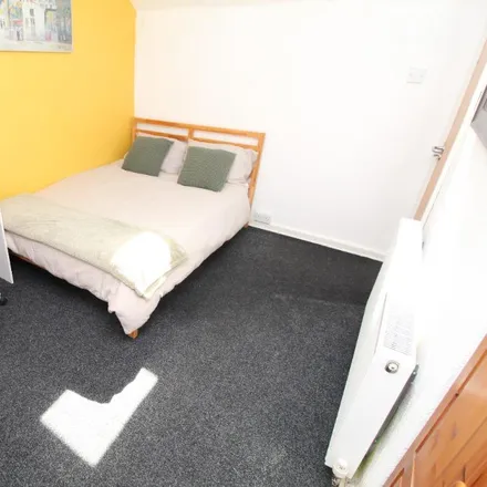 Rent this 4 bed townhouse on 43 Claude Street in Nottingham, NG7 2LA