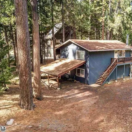 Buy this 3 bed house on 23532 Lakewood Drive in Lynnwood Estates, Tuolumne County