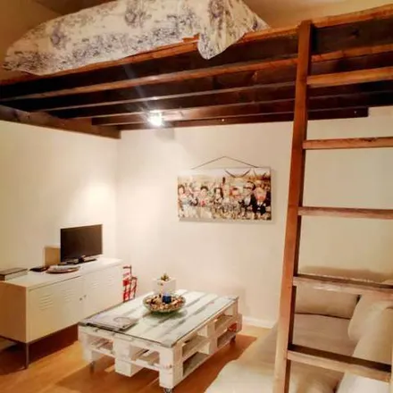 Image 6 - Tarimas Flotantes, Ronda de Segovia, 2, 28005 Madrid, Spain - Apartment for rent