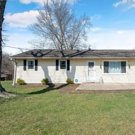 Buy this 3 bed house on 5702 Lynn Street in Warren County, OH 45005