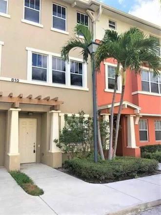 Image 2 - 735 Marina del Ray Lane, West Palm Beach, FL 33401, USA - House for rent