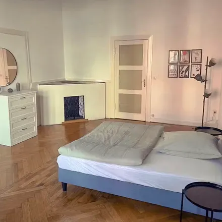 Rent this 3 bed apartment on Konstanzer Straße 9 in 10707 Berlin, Germany