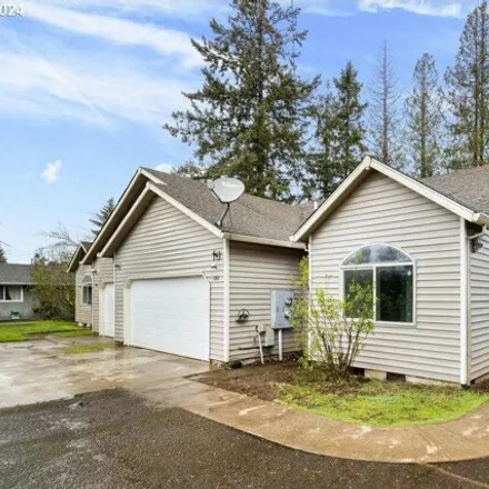 Buy this 5 bed house on 5707 Southeast 128th Avenue in Portland, OR 97236