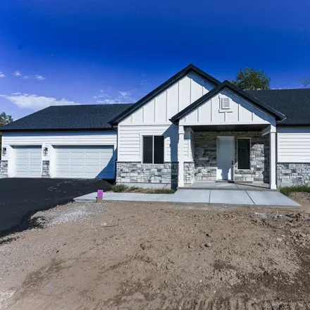 Buy this 3 bed house on 648 East 100 North in Kaysville, UT 84037