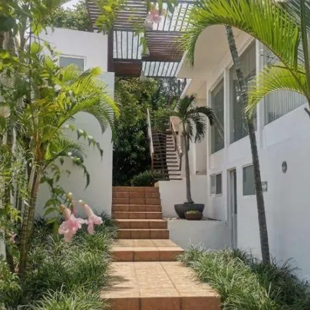 Buy this 15 bed house on Hotel Racquet Cuernavaca in Avenida General Francisco Villa 100, Buena Vista