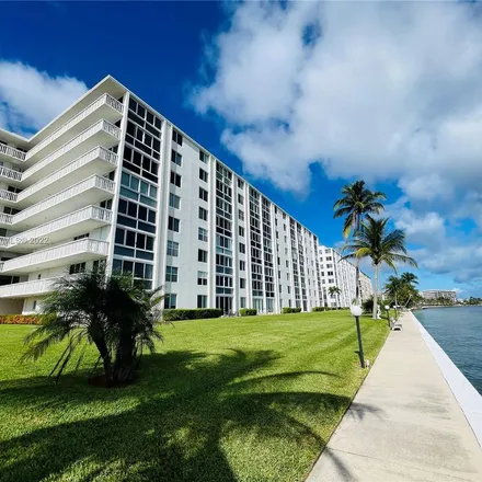 Image 2 - 398 Lake Shore Drive, Lake Park, Palm Beach County, FL 33403, USA - Apartment for rent