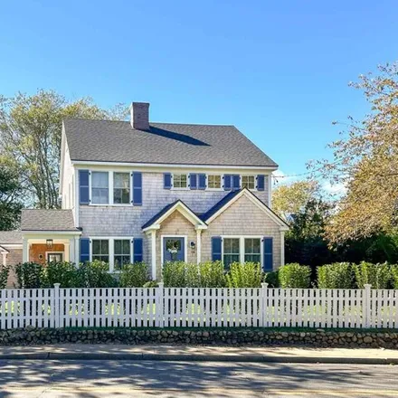 Image 2 - 106 Peases Point Way South, Edgartown, MA 02539, USA - House for sale