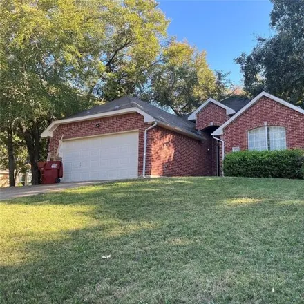 Rent this 3 bed house on 498 Indian Oaks Trail in West Tawakoni, Hunt County