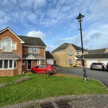 Buy this 4 bed house on Argyle Drive in Chippenham, SN14 6RP
