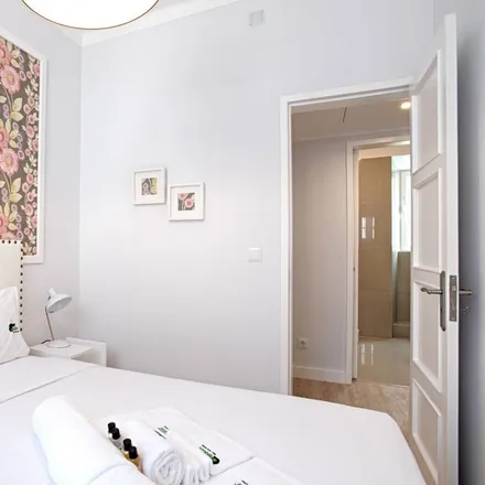 Rent this 2 bed apartment on Fundação Cidade de Lisboa in Campo Grande 380, 1700-097 Lisbon