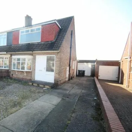 Buy this 3 bed duplex on Throckley Avenue in Middlesbrough, TS5 8LG