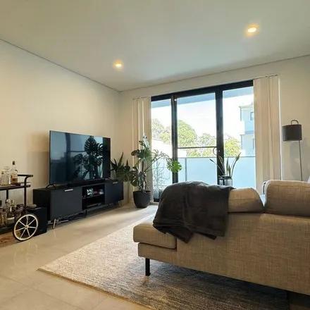 Image 6 - Laurel Street, Carramar NSW 2163, Australia - Apartment for rent