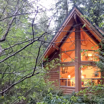Rent this 1 bed house on Snowline Lodge in Mount Baker Highway, Whatcom County