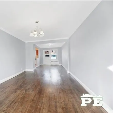 Image 7 - 2526 Ralph Avenue, New York, NY 11234, USA - House for sale