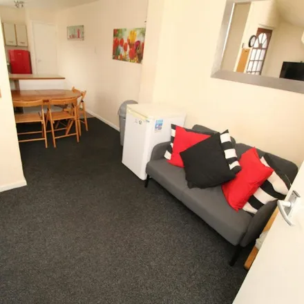 Rent this 4 bed apartment on 2 Warwick Street in Nottingham, NG7 2PJ