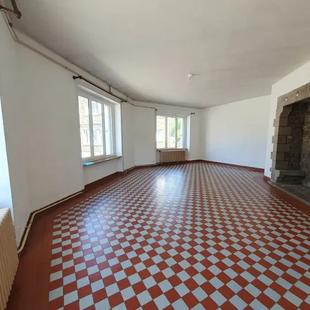 Rent this 7 bed apartment on 18 D 908 in 61320 Joué-du-Bois, France