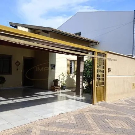 Buy this 2 bed house on Rua Ananias Pires in Vila Cidade Jardim, Avaré - SP