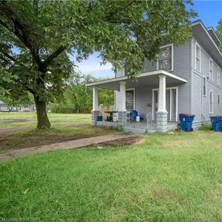 Buy this 4 bed house on 1464 North Greenwood Avenue in Fort Smith, AR 72901