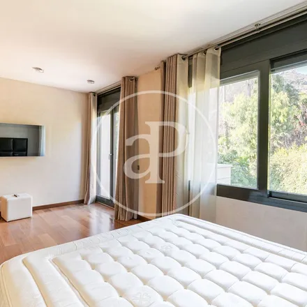 Image 3 - Carrer d'Ardena, 27, 08034 Barcelona, Spain - Apartment for rent