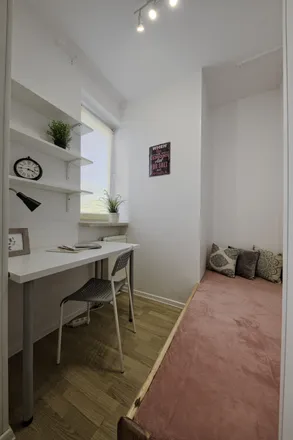 Rent this 9 bed room on Pod Lipą 8 in 02-798 Warsaw, Poland