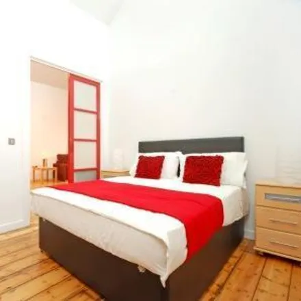 Image 4 - Wool House, 74 Back Church Lane, St. George in the East, London, E1 1LX, United Kingdom - Apartment for rent